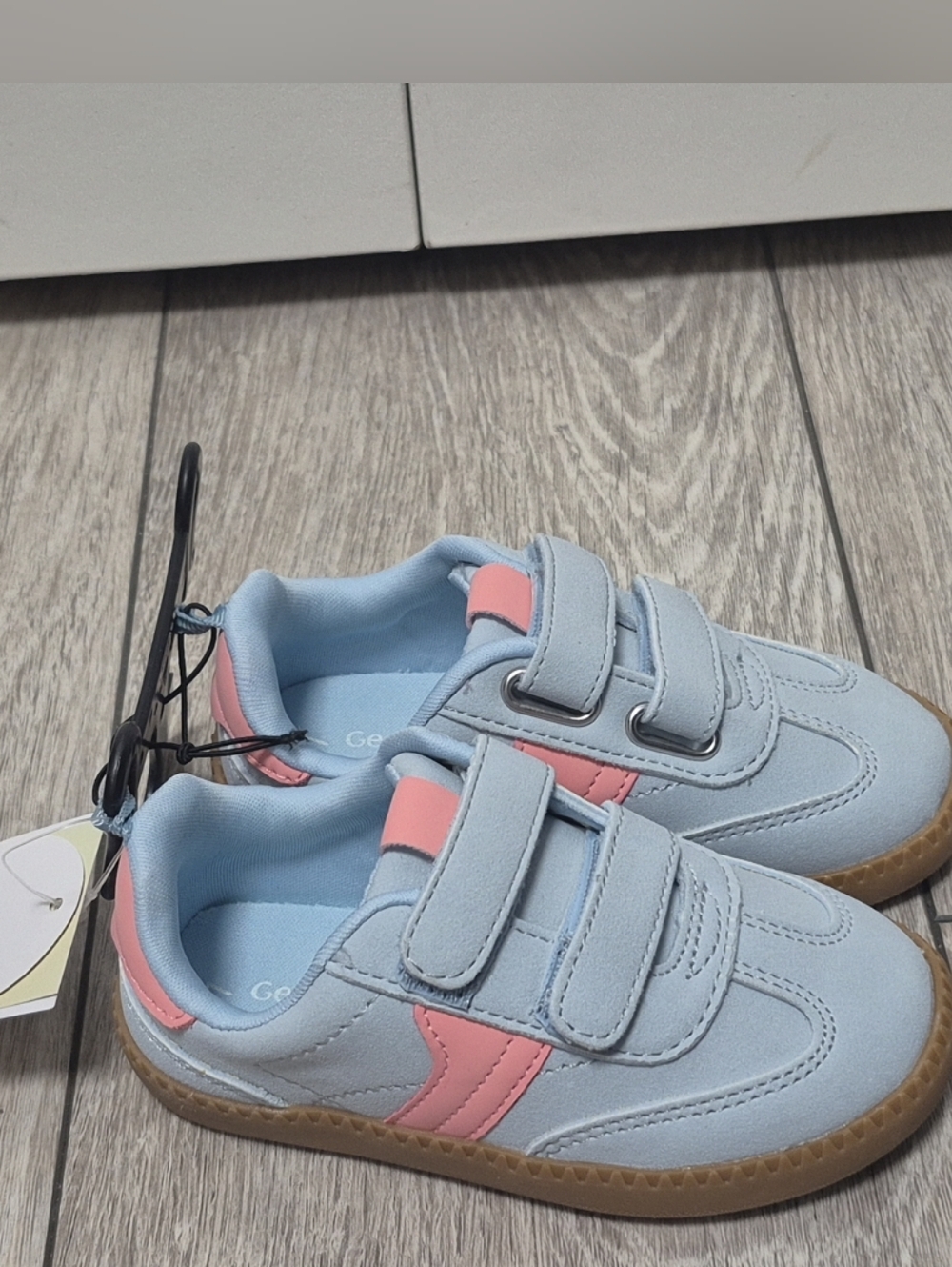 George Toddler Girls Memory Foam Light Blue and Pink Velcro Sneakers. Size 7